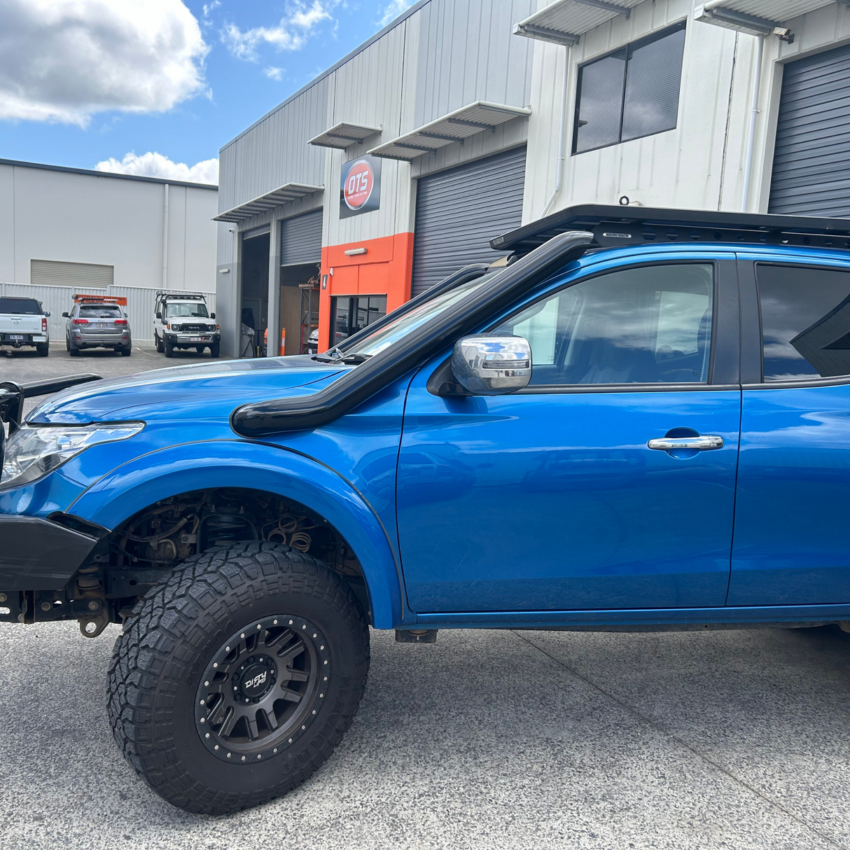 MQ TRITON DUAL MID ENTRY SNORKELS