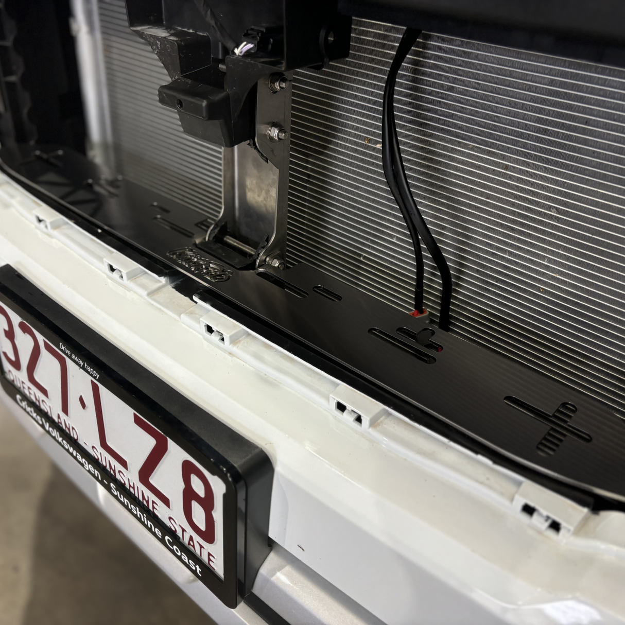 PY Ranger/ NF Amarok Universal Behind Grill Light Bar Mount