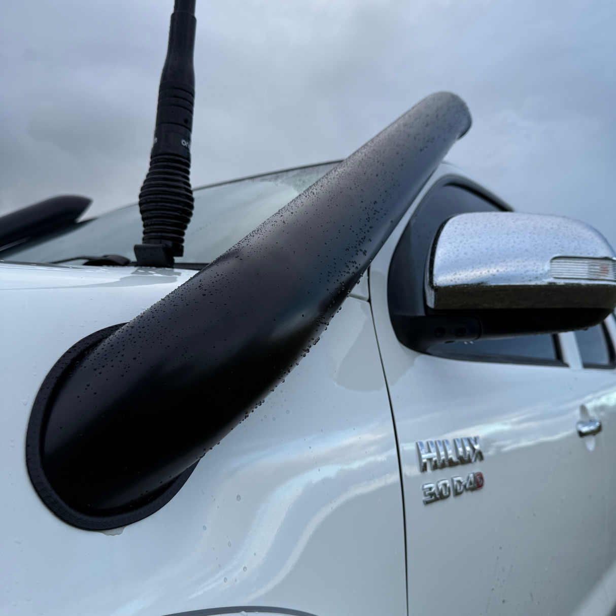 TOYOTA N70 HILUX SHORT ENTRY DUAL SNORKELS